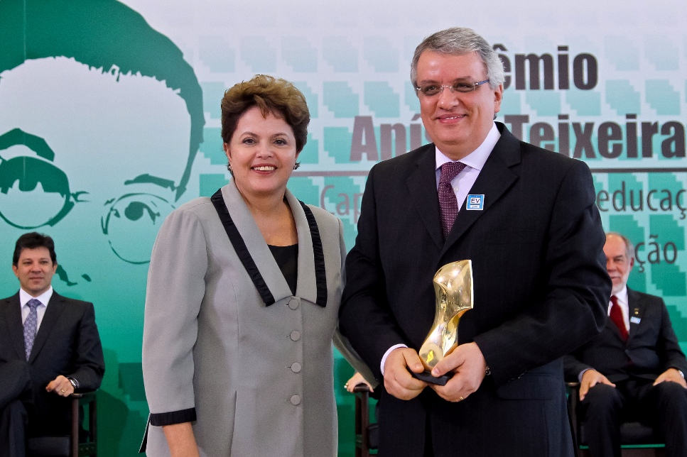 Capes60_AnisioPremiado004