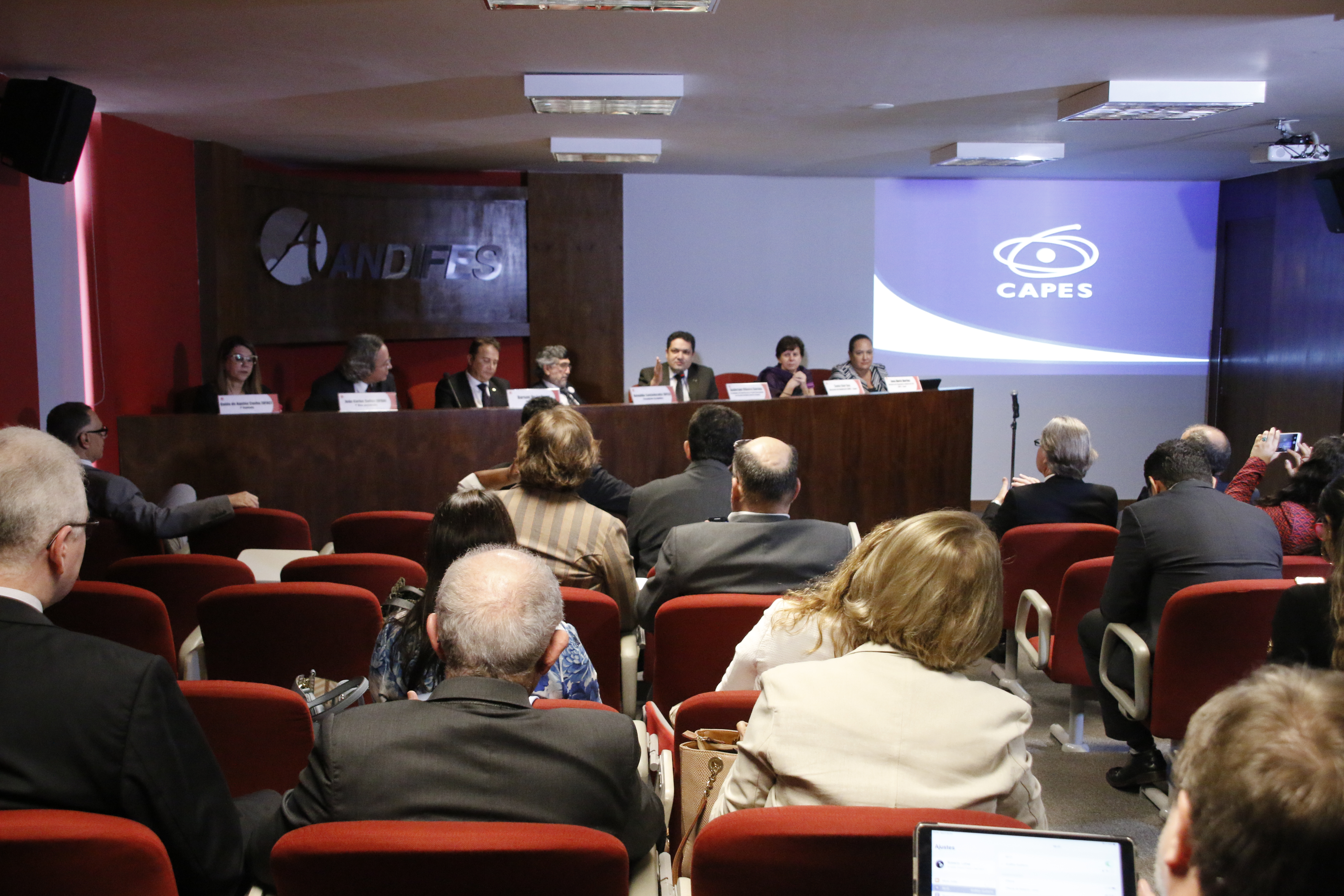 Presidente compõe bancada na CLXXV Reunião Ordinária do Conselho Pleno da Andifes