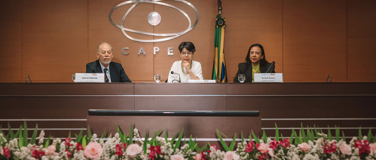 EDUCAÇÃO A DISTÂNCIA