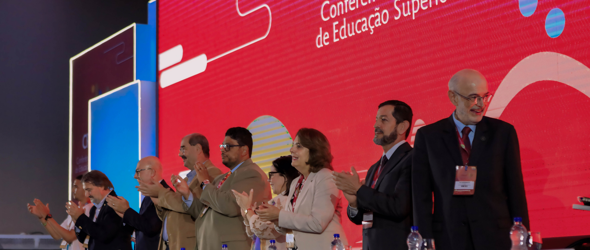 AMÉRICA LATINA E CARIBE