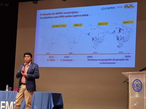 Imagem: Antonio Gomes de Souza Filho fala sobre diretrizes da avaliação na UFMT (Divulgação)