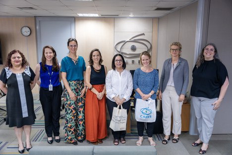 Imagem: CAPES recebe visita da nova diretora do DAAD Brasil (Júlia Prado - CGCOM/CAPES)
