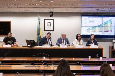 Imagem: A presidente da CAPES apresentou dados da pós-graduação brasileira (Gabriel Tiveron)