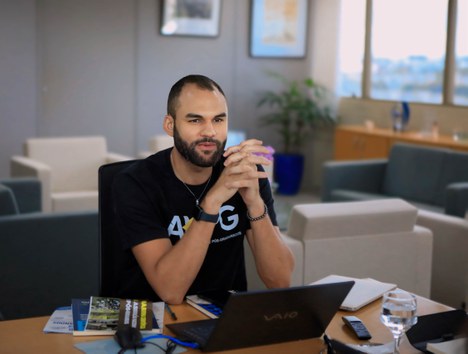 Imagem: Bolsista Vinícius Soares (Naiara Demarco - CGCOM/CAPES)