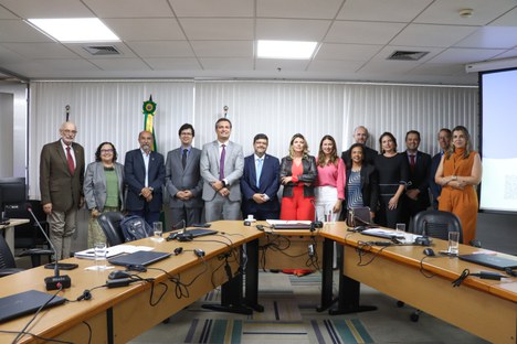 Imagem: Dirigentes da CAPES conhecem o Labori (Naiara Demarco - CGCOM/CAPES)