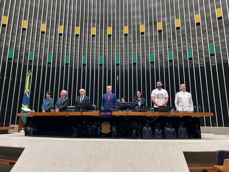 Imagem: CAPES participa de sessão solene na Câmara dos Deputados (Gabriela Eleotério - CAPES)