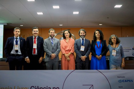 ImagemParticipantes da abertura da Conferência Livre (Naiara Demarco - CGCOM/CAPES)