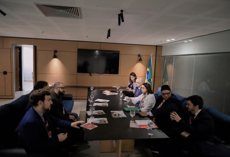 Imagem: Reunião (Naiara Demarco - CGCOM/CAPES)