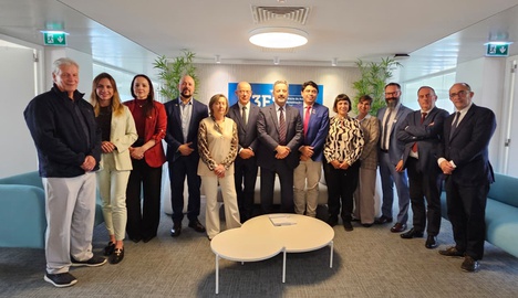 Imagem: Antonio Gomes de Souza Filho, diretor da CAPES, participa de reunião em agência de Portugal (Arquivo pessoal)