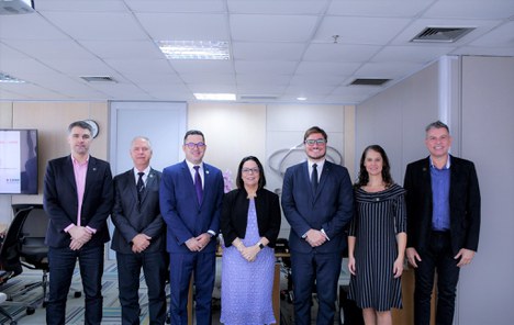 Imagem: CAPES discute parceria com Conif e IFRJ  (Ester Cruz - CGCOM/CAPES)