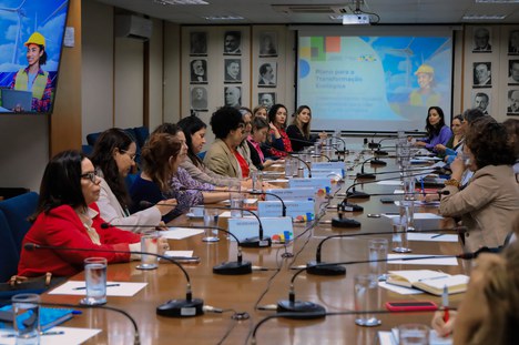 Imagem: Encontro ocorreu na sede do Ministério da Fazenda (Naiara Demarco - CGCOM/CAPES)