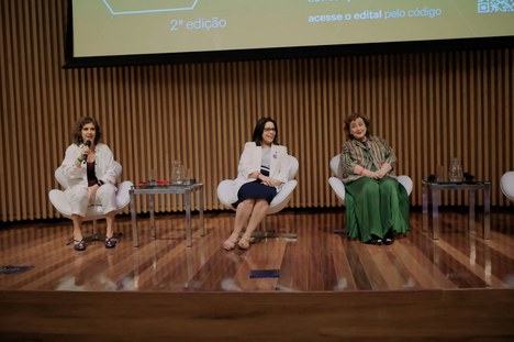 Imagem: Cerimônia do Prêmio Elisa (Naiara Demarco - CGCOM/CAPES)