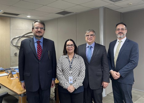 Imagem: Reunião CAPES e USP (Naiara Demarco - CGCOM/CAPES)