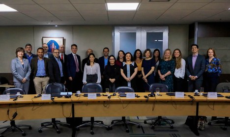 Imagem: Reunião entre a CAPES e Universidade de Birmingham (Naiara Demarco - CGCOM/CAPES)