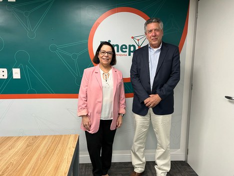 Imagem: A presidente da CAPES, Denise Pires de Carvalho, foi recebida em reunião pelo presidente da Finep, Luiz Antônio Elias (Divulação)