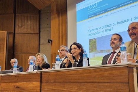Imagem: Denise Pires de Carvalho, presidente da CAPES, participou do seminário na USP (Divulgação)