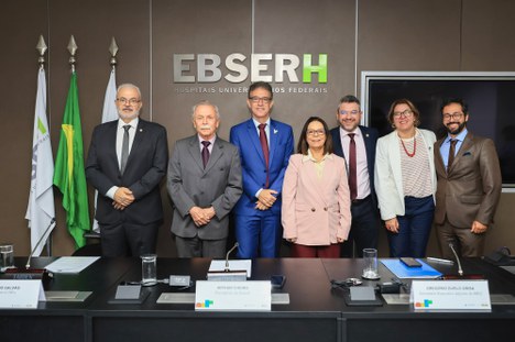 Imagem: Presidente da CAPES foi à sede da Ebserh prestigiar lançamento de edital (Divulgação/Ebserh)