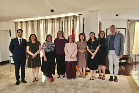 Imagem: Comitiva da CAPES com a embaixadora da Espanha no Brasil (Divulgação)