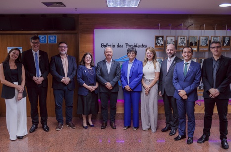 Imagem: Reunião entre a CAPES e Abruc (Henrique François)