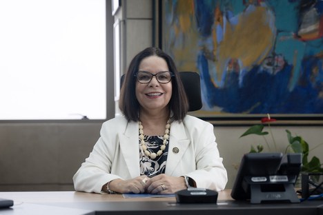 Imagem: A presidente da CAPES, Denise Pires de Carvalho, foi condecorada com a Medalha da Ordem de Rio Branco (Julia Prado - CGCOM/CAPES)