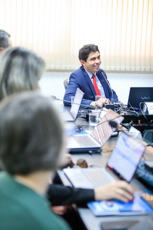 Imagem: Diretor de Avaliação da CAPES preside o colegiado (Ester Cruz - CGCOM/CAPES)