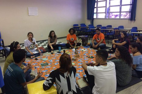 Imagem: Veruska Prado durante a pesquisa (Arquivo pessoal)