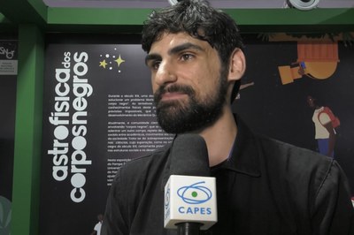 Imagem: Bolsista CAPES, Oscar Vitor Borba é diretor de Criação do projeto (William Santos - CGCOM/CAPES)