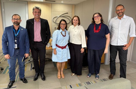 Imagem: Presidente da CAPES e reitora da UFRPE debateram UAB em reunião na sede da CAPES, em Brasília (Julia Prado - ASCOM/CAPES)