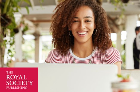 Imagem: Montagem de uma imagem ilustrativa com o logotipo da Royal Society Publishing (CGCOM/CAPES)