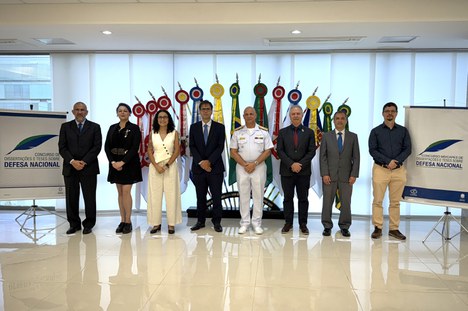 Imagem: Entrega do Concurso Ministério da Defesa/CAPES de Dissertações e Teses sobre Defesa Nacional (Julia Prado - CGCOM/CAPES)