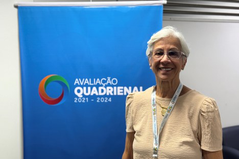 Imagem: Terezinha Valim esteve em Brasília durante a Avaliação Quadrienal 2021-2024 para atuar como consultora (Julia Prado - CGCOM/CAPES)