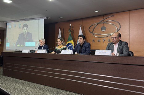 Imagem: Mesa do webinário do novo Sistema de Prestação de Contas, SIPREC 2.0 (Julia Prado - CGCOM/CAPES)