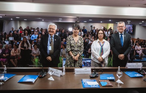 Imagem: Cerimônia de premiação reuniu os 49 vencedores (Naiara Demarco - CGCOM/CAPES)