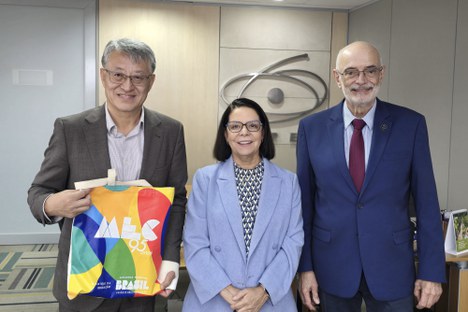 Imagem: CAPES recebe o adido educacional da Embaixada da China no Brasil, Wang Zhiwei, em sua despedida do país (Guilherme Pera - CGCOM/CAPES)