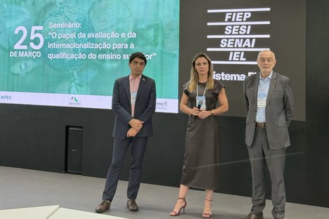 Imagem: Diretores da CAPES abordaram avaliação e internacionalização em seminário no Paraná (Divulgação)