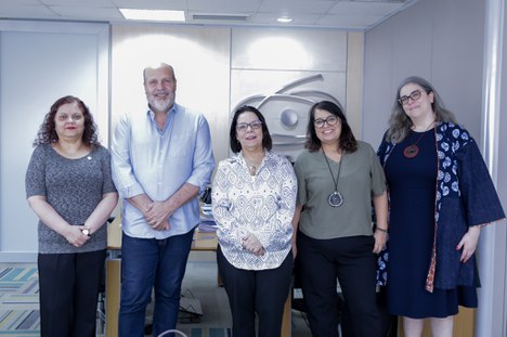 Imagem: CAPES recebe diretor interino da Casa do Brasil na França (Ester Cruz - CGCOM/CAPES)