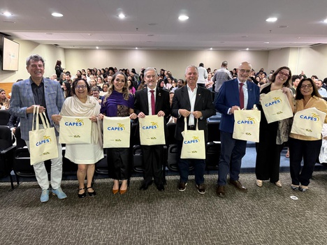 Imagem: Presidente, diretores e membros da CAPES prestigiam o evento (Julia Prado - ASCOM/CAPES)