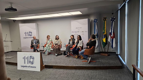 Imagem: Denise Pires de Carvalho, presidente da CAPES, participa de comemoração dos 110 anos da ABC  (Priscila Ubriaco - GAB/CAPES)