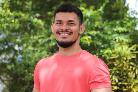 Imagem: Ueliton Santos Moreira Primo foi bolsista da CAPES (Arquivo pessoal)