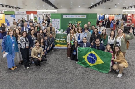Imagem: Integrantes de instituições brasileiras que participaram da NAFSA (Arquivo pessoal)