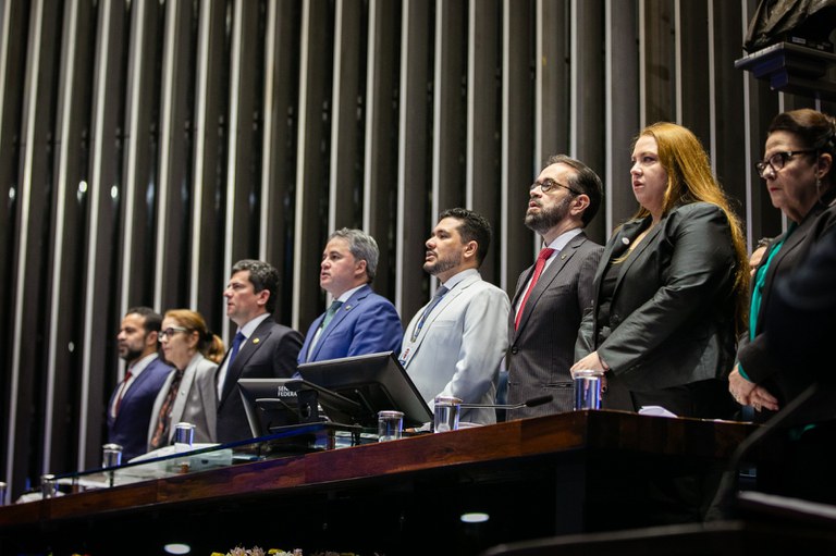 Foto 04 Sessão Solene.jpeg