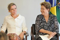 Solenidade com presença de Dilma marca assinatura de concessão de rodovias