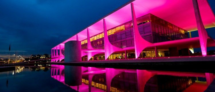 Palácio do Planalto foi um dos prédios iluminados para divulgar a campanha/Foto: Roberto Stuckert Filho