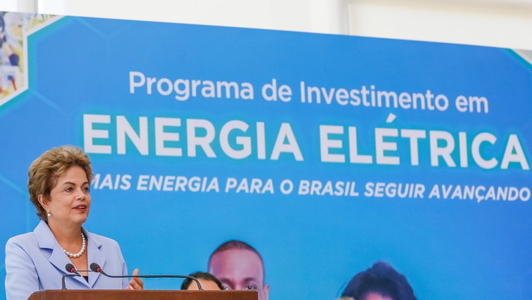 Presidenta Dilma Rousseff durante cerimônia de anúncio do Programa de Investimento em Energia Elétrica no Palácio do Planalto. (Brasília - DF, 11/08/2015) Foto: Roberto Stuckert Filho/PR