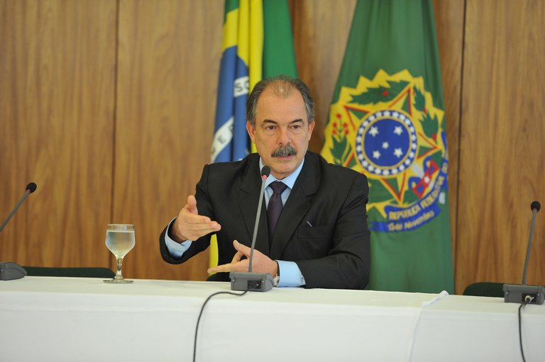 Ministro Aloizio Mercadante durante coletiva de imprensa nesta segunda, 9 de março. Foto: Eduardo Aiache/Casa Civil-PR