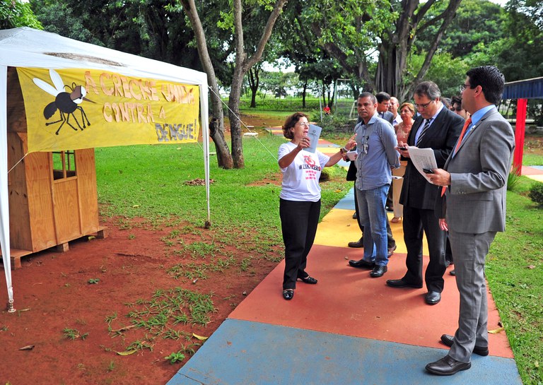 Secretária-executiva Eva Chiavon coordena vistoria em instalações