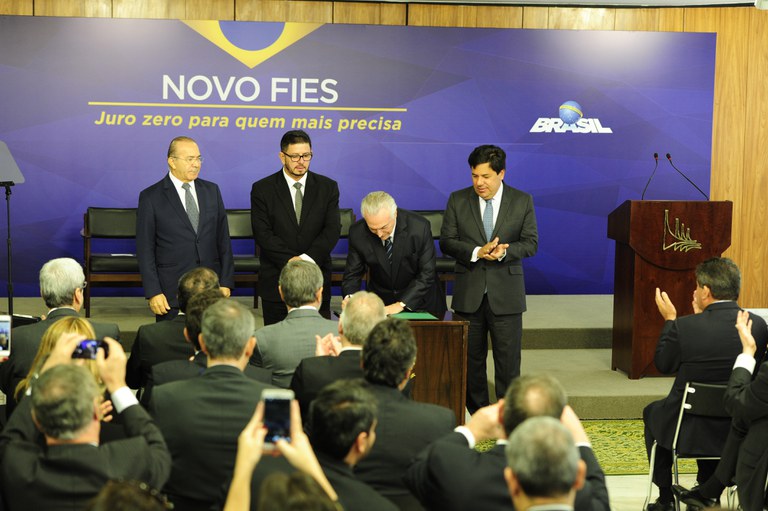 Mudanças no Fies dão sustentabilidade ao programa e protegem estudantes