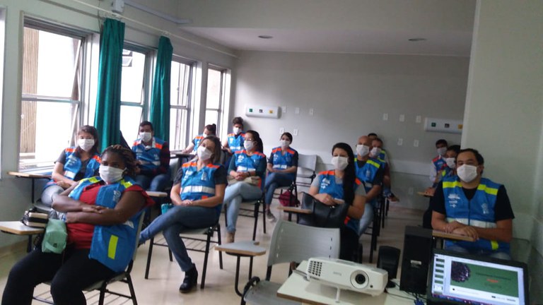 Profissionais de saúde voluntários