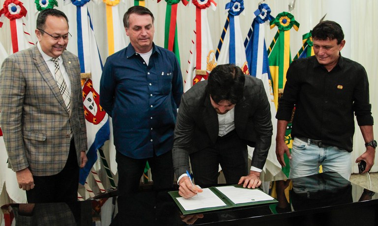 Retransmissão de rádio