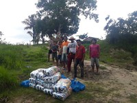 Funai entrega mais de 700 cestas de alimentos para famílias indígenas no Amazonas